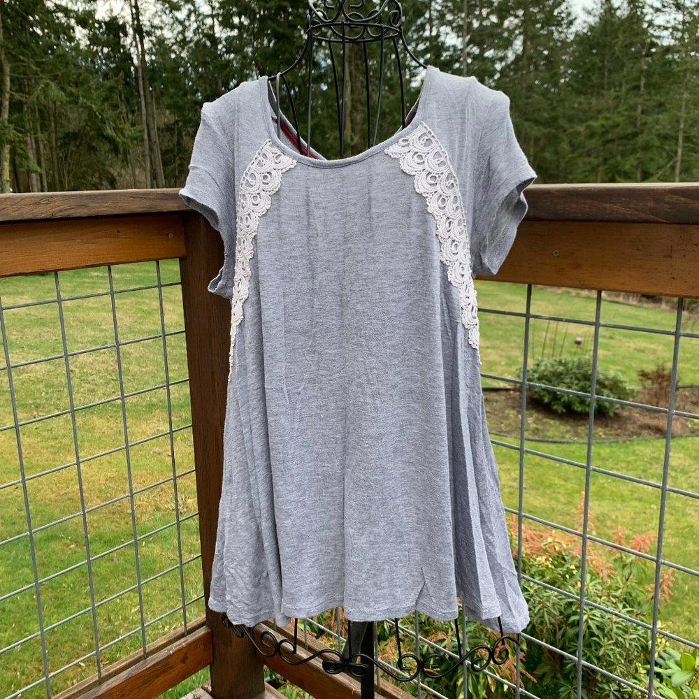 Maurices Ladies Medium Gray Stretchy Pullover Shirt with Tie Up Back Inset